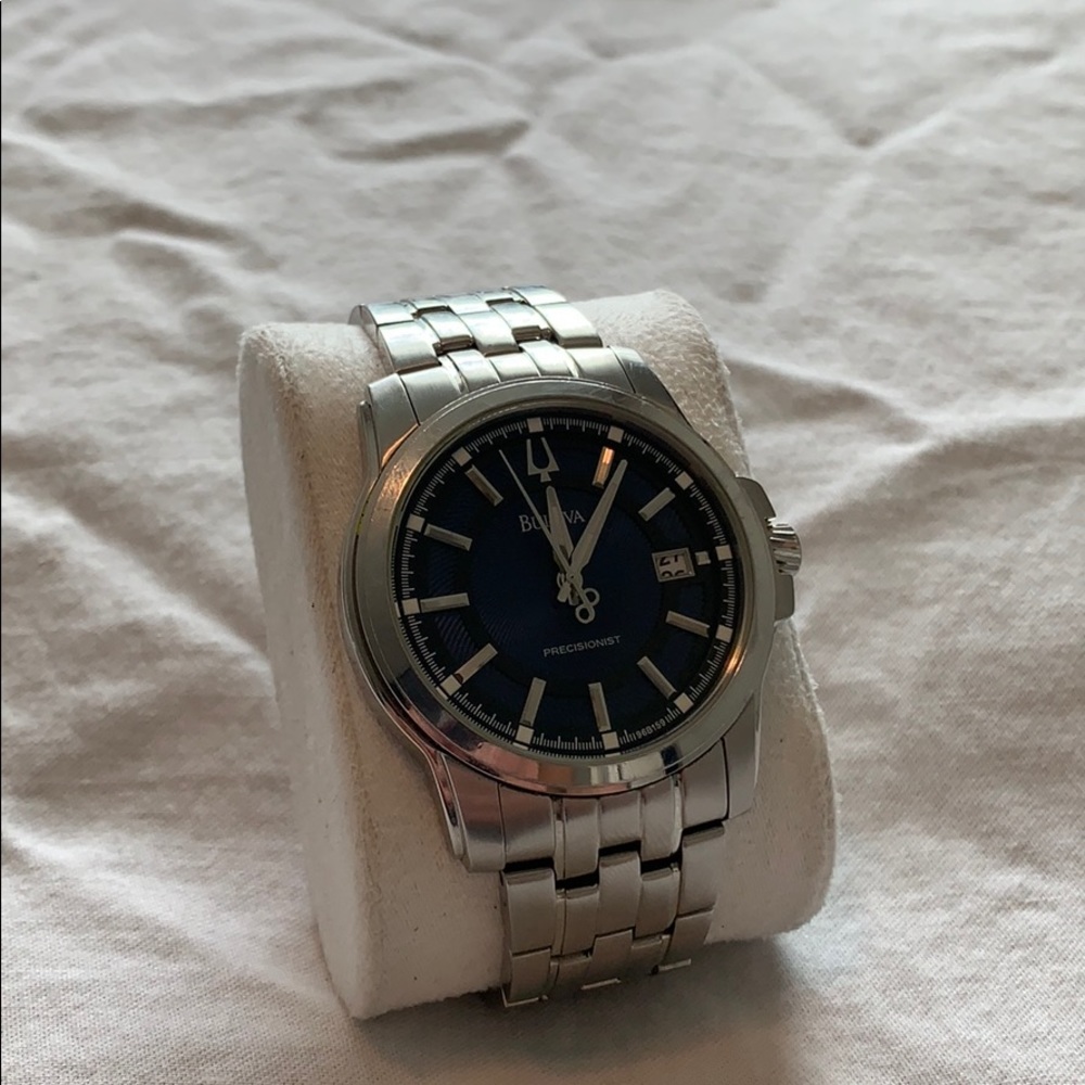 Bulova precisionist